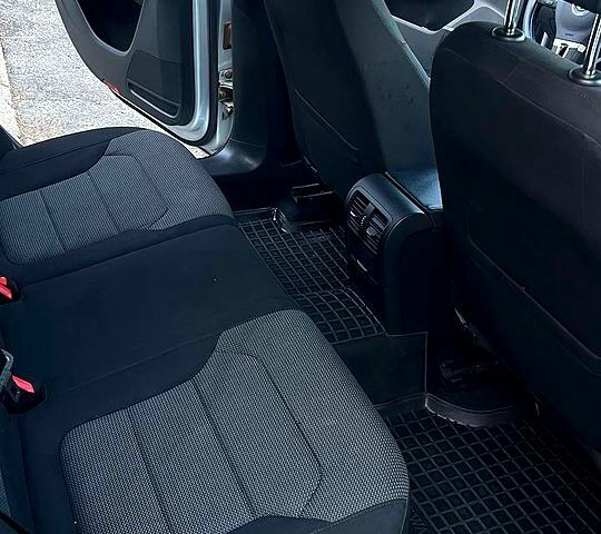 Серый Фольксваген Пассат, объемом двигателя 1.6 л и пробегом 350 тыс. км за 9000 $, фото 10 на Automoto.ua