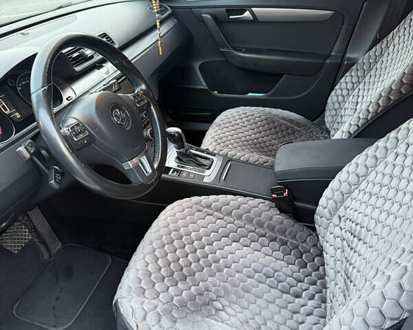 Сірий Фольксваген Пассат, об'ємом двигуна 1.6 л та пробігом 323 тис. км за 10800 $, фото 18 на Automoto.ua