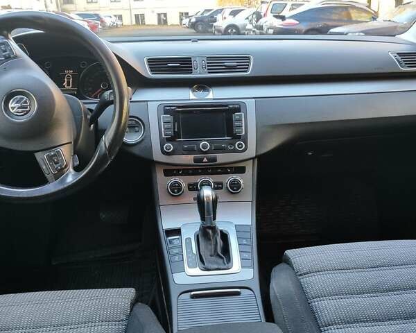 Серый Фольксваген Пассат, объемом двигателя 2 л и пробегом 248 тыс. км за 10990 $, фото 12 на Automoto.ua