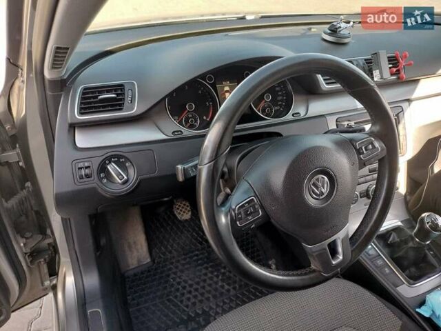 Серый Фольксваген Пассат, объемом двигателя 1.97 л и пробегом 291 тыс. км за 11000 $, фото 5 на Automoto.ua