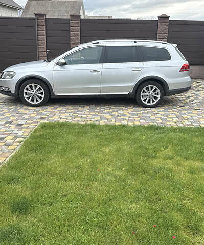 Фольксваген Пассат 2013 в Дубровице на Automoto.ua Серый Фольксваген Пассат, объемом двигателя 1.97 л и пробегом 332 тыс. км за 10500 $, фото 5 на Automoto.ua