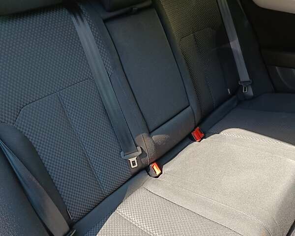 Серый Фольксваген Пассат, объемом двигателя 1.6 л и пробегом 220 тыс. км за 12800 $, фото 5 на Automoto.ua