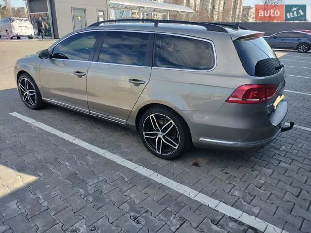 Серый Фольксваген Пассат, объемом двигателя 1.97 л и пробегом 291 тыс. км за 11000 $, фото 8 на Automoto.ua