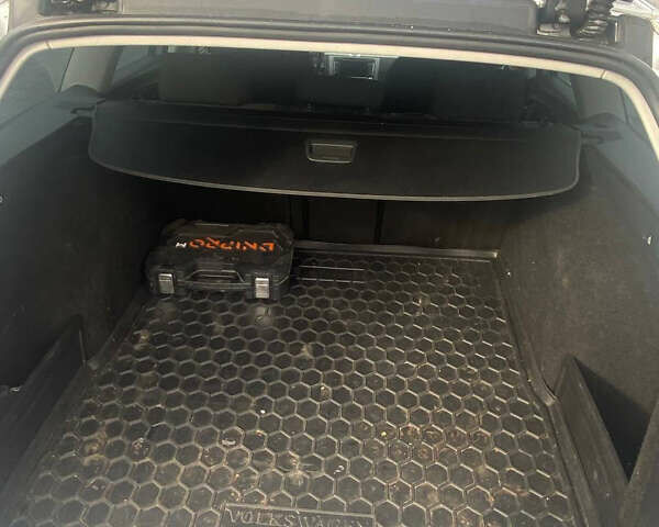 Серый Фольксваген Пассат, объемом двигателя 1.97 л и пробегом 244 тыс. км за 10300 $, фото 8 на Automoto.ua