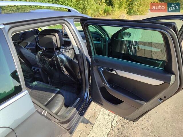 Серый Фольксваген Пассат, объемом двигателя 1.97 л и пробегом 300 тыс. км за 12000 $, фото 10 на Automoto.ua