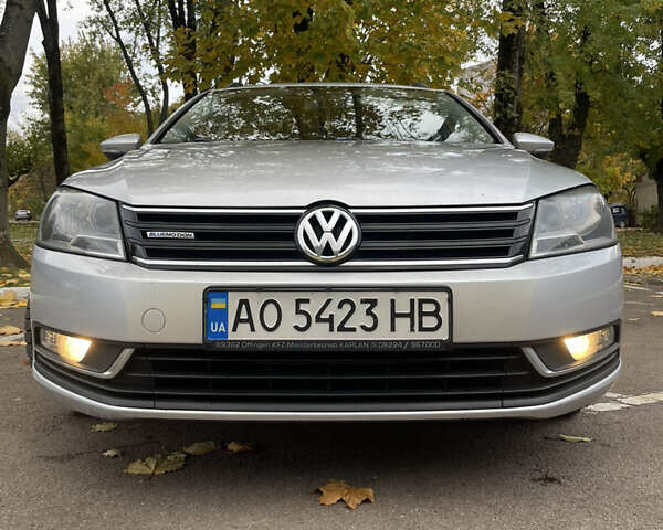 Фольксваген Пассат 2013 в Ужгороде на Automoto.ua Серый Фольксваген Пассат, объемом двигателя 1.6 л и пробегом 294 тыс. км за 9499 $, фото 3 на Automoto.ua