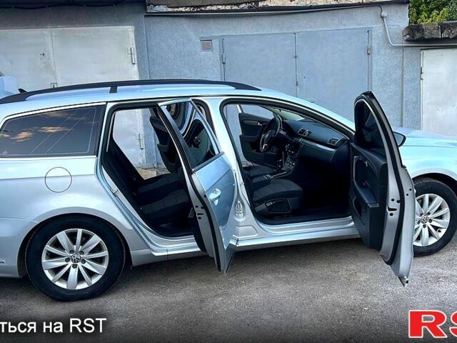 Серый Фольксваген Пассат, объемом двигателя 1.6 л и пробегом 350 тыс. км за 9000 $, фото 11 на Automoto.ua