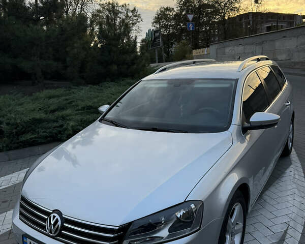 Сірий Фольксваген Пассат, об'ємом двигуна 1.6 л та пробігом 323 тис. км за 10800 $, фото 1 на Automoto.ua