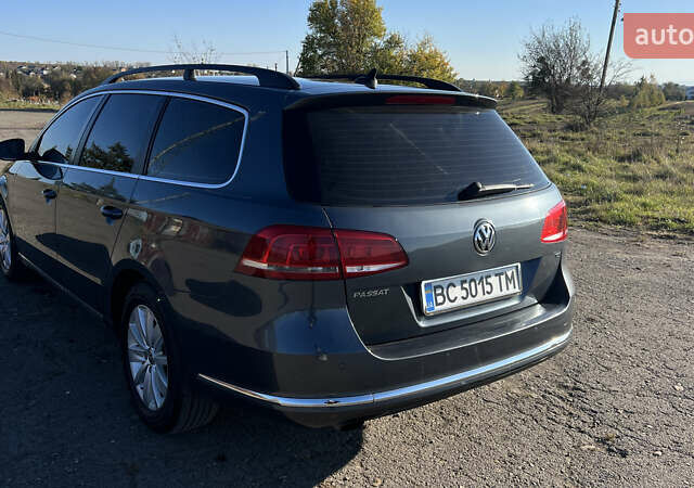 Серый Фольксваген Пассат, объемом двигателя 1.6 л и пробегом 237 тыс. км за 9900 $, фото 4 на Automoto.ua