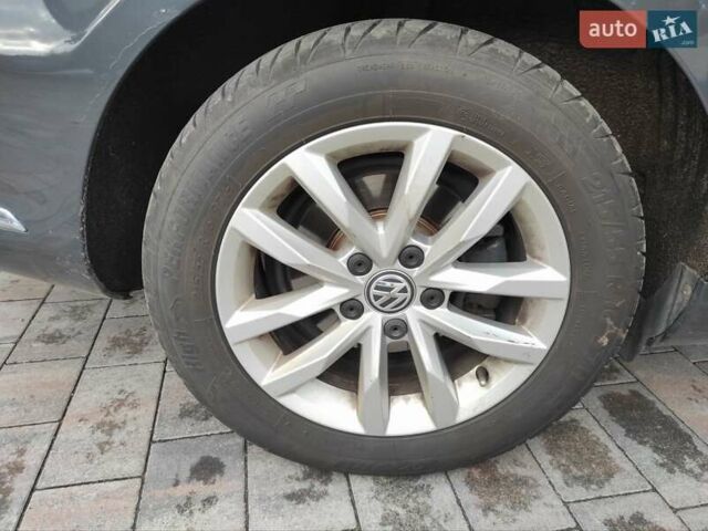 Серый Фольксваген Пассат, объемом двигателя 2 л и пробегом 320 тыс. км за 12500 $, фото 15 на Automoto.ua