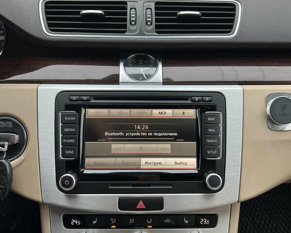 Сірий Фольксваген Пассат, об'ємом двигуна 1.97 л та пробігом 299 тис. км за 11850 $, фото 29 на Automoto.ua