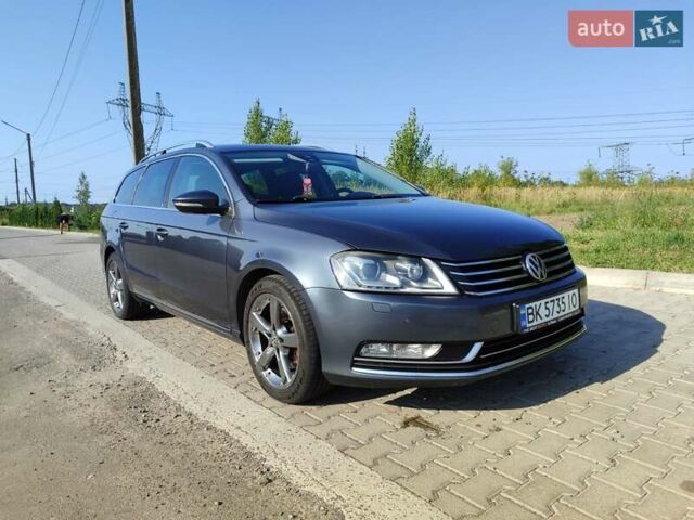 Серый Фольксваген Пассат, объемом двигателя 1.97 л и пробегом 300 тыс. км за 12000 $, фото 4 на Automoto.ua