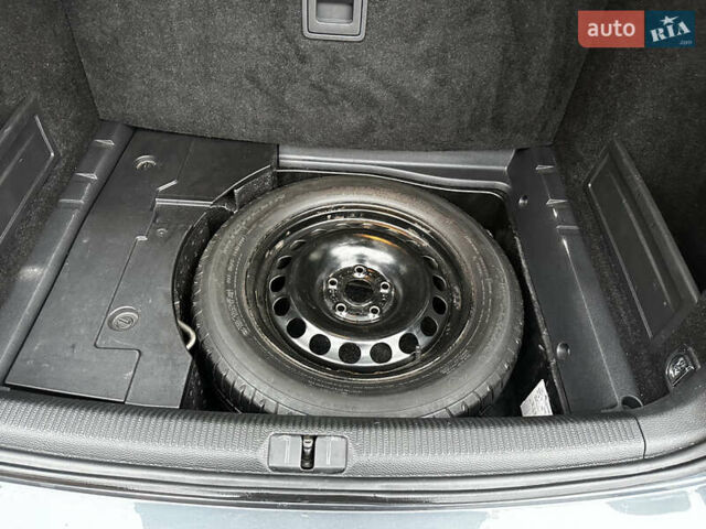 Серый Фольксваген Пассат, объемом двигателя 2 л и пробегом 256 тыс. км за 10999 $, фото 28 на Automoto.ua