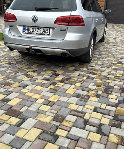 Фольксваген Пассат 2013 в Дубровице на Automoto.ua Серый Фольксваген Пассат, объемом двигателя 1.97 л и пробегом 332 тыс. км за 10500 $, фото 3 на Automoto.ua