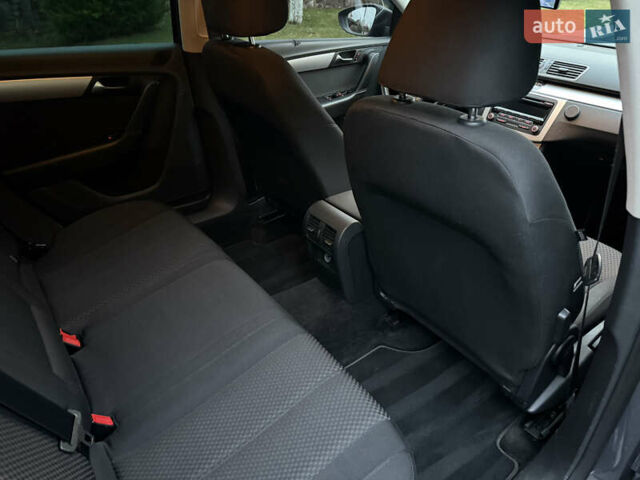 Серый Фольксваген Пассат, объемом двигателя 1.6 л и пробегом 301 тыс. км за 10200 $, фото 15 на Automoto.ua