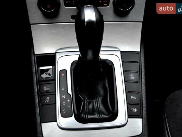 Серый Фольксваген Пассат, объемом двигателя 1.6 л и пробегом 280 тыс. км за 8800 $, фото 28 на Automoto.ua