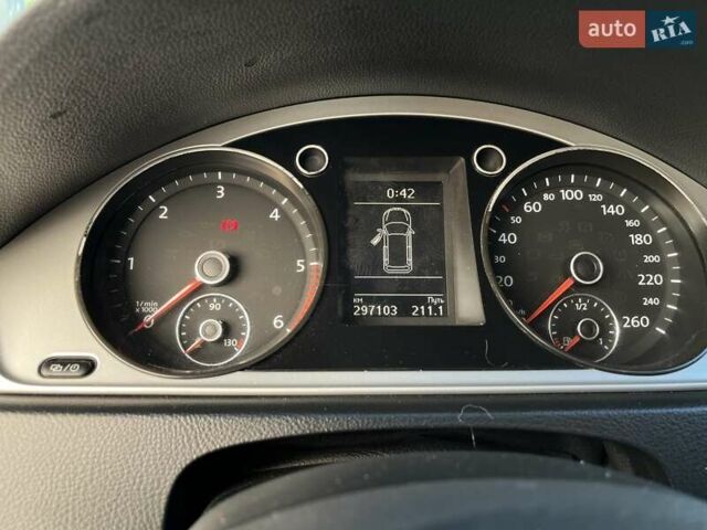 Серый Фольксваген Пассат, объемом двигателя 1.97 л и пробегом 298 тыс. км за 10200 $, фото 18 на Automoto.ua