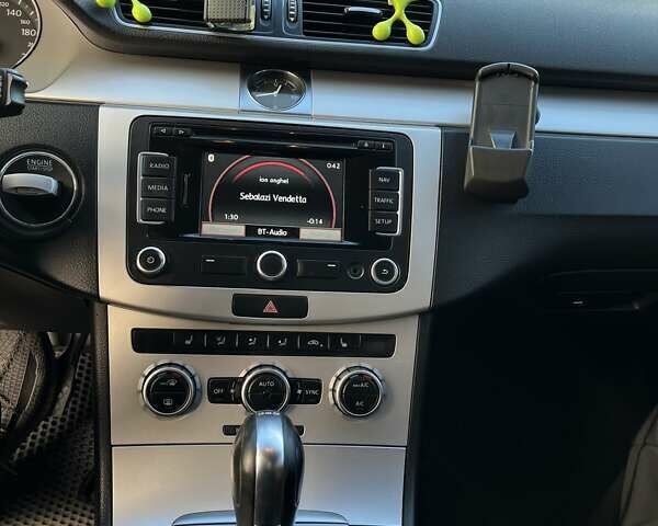 Серый Фольксваген Пассат, объемом двигателя 1.97 л и пробегом 298 тыс. км за 10200 $, фото 19 на Automoto.ua