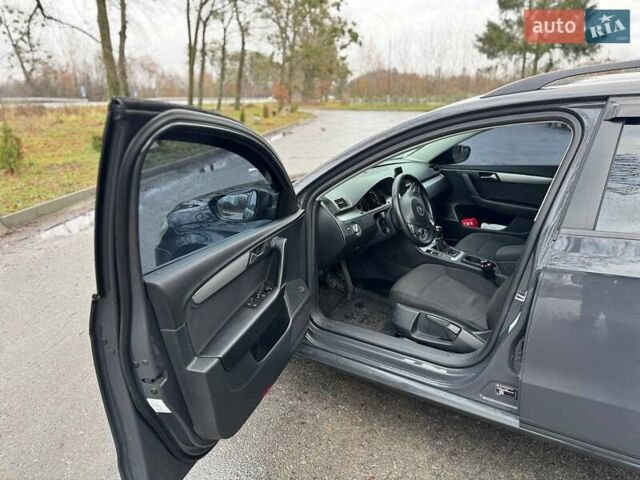 Серый Фольксваген Пассат, объемом двигателя 1.6 л и пробегом 328 тыс. км за 8499 $, фото 5 на Automoto.ua