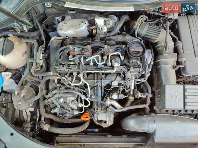 Серый Фольксваген Пассат, объемом двигателя 1.97 л и пробегом 300 тыс. км за 12000 $, фото 29 на Automoto.ua