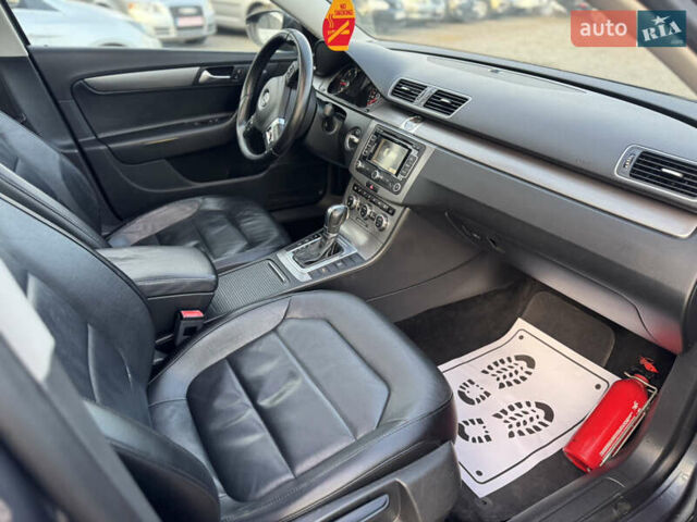 Сірий Фольксваген Пассат, об'ємом двигуна 1.6 л та пробігом 240 тис. км за 10350 $, фото 45 на Automoto.ua