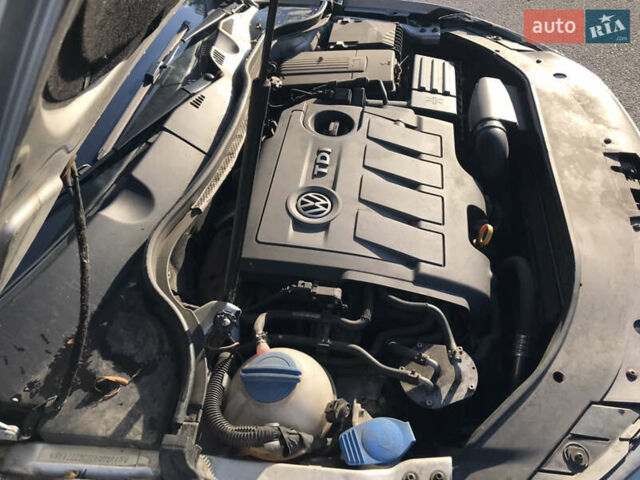 Сірий Фольксваген Пассат, об'ємом двигуна 1.6 л та пробігом 282 тис. км за 7500 $, фото 13 на Automoto.ua