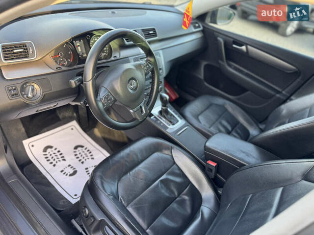 Сірий Фольксваген Пассат, об'ємом двигуна 1.6 л та пробігом 240 тис. км за 10350 $, фото 38 на Automoto.ua