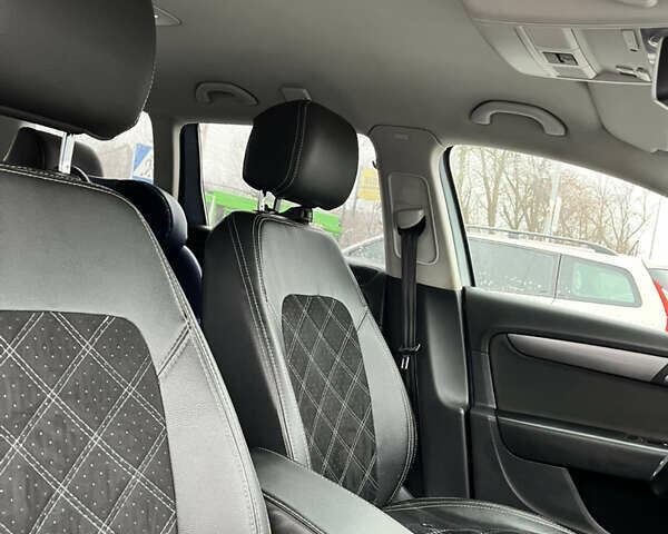 Серый Фольксваген Пассат, объемом двигателя 1.6 л и пробегом 240 тыс. км за 9300 $, фото 14 на Automoto.ua