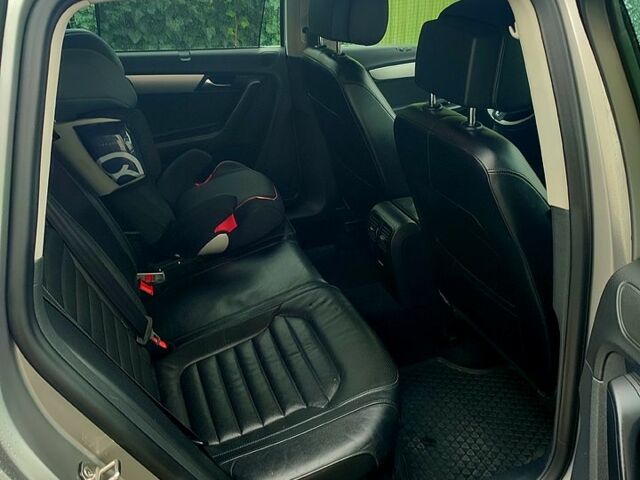 Серый Фольксваген Пассат, объемом двигателя 2 л и пробегом 260 тыс. км за 12500 $, фото 3 на Automoto.ua