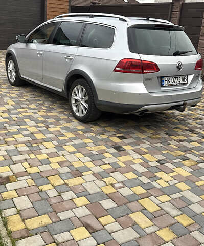 Фольксваген Пассат 2013 в Дубровице на Automoto.ua Серый Фольксваген Пассат, объемом двигателя 1.97 л и пробегом 332 тыс. км за 10500 $, фото 4 на Automoto.ua