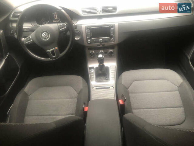 Серый Фольксваген Пассат, объемом двигателя 1.97 л и пробегом 256 тыс. км за 10899 $, фото 13 на Automoto.ua