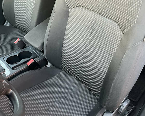 Серый Фольксваген Пассат, объемом двигателя 1.97 л и пробегом 275 тыс. км за 11200 $, фото 9 на Automoto.ua