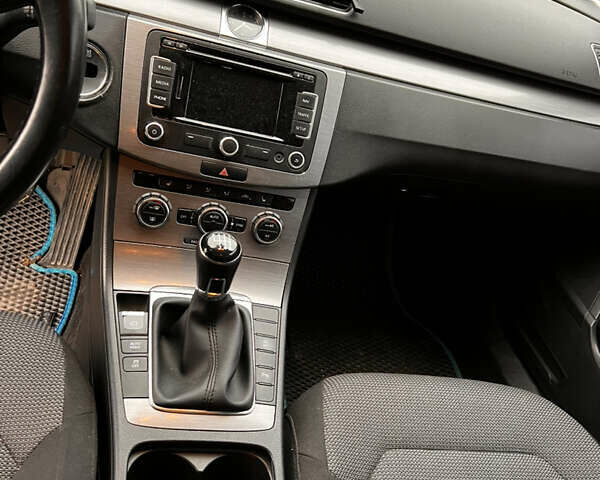 Сірий Фольксваген Пассат, об'ємом двигуна 1.97 л та пробігом 249 тис. км за 10300 $, фото 12 на Automoto.ua