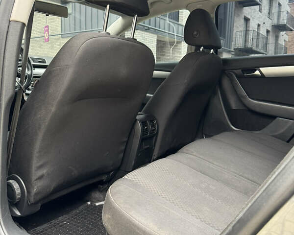 Сірий Фольксваген Пассат, об'ємом двигуна 1.6 л та пробігом 220 тис. км за 9500 $, фото 7 на Automoto.ua