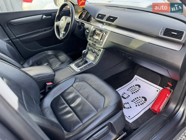Сірий Фольксваген Пассат, об'ємом двигуна 1.6 л та пробігом 240 тис. км за 10350 $, фото 29 на Automoto.ua