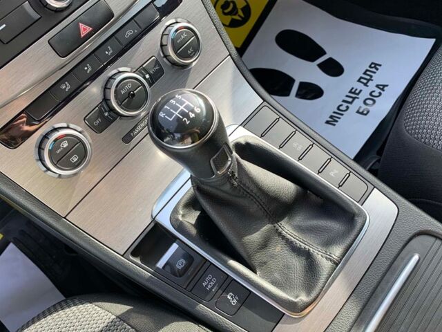 Сірий Фольксваген Пассат, об'ємом двигуна 2 л та пробігом 200 тис. км за 11899 $, фото 14 на Automoto.ua