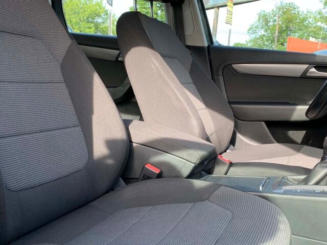 Сірий Фольксваген Пассат, об'ємом двигуна 2 л та пробігом 200 тис. км за 11899 $, фото 21 на Automoto.ua