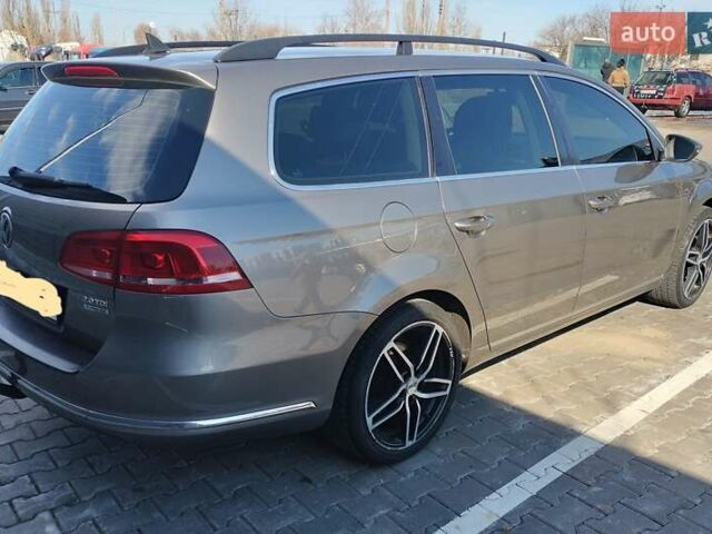 Серый Фольксваген Пассат, объемом двигателя 1.97 л и пробегом 291 тыс. км за 11000 $, фото 10 на Automoto.ua