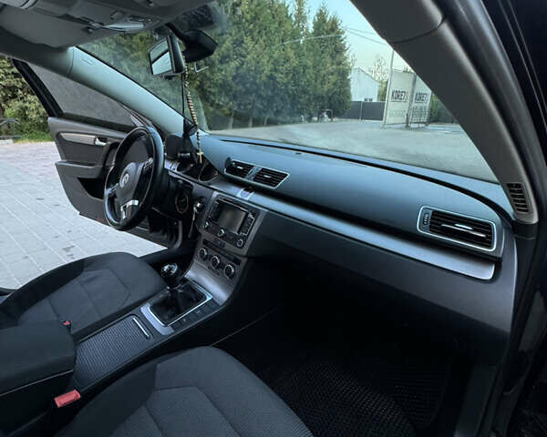 Серый Фольксваген Пассат, объемом двигателя 1.97 л и пробегом 268 тыс. км за 11300 $, фото 11 на Automoto.ua