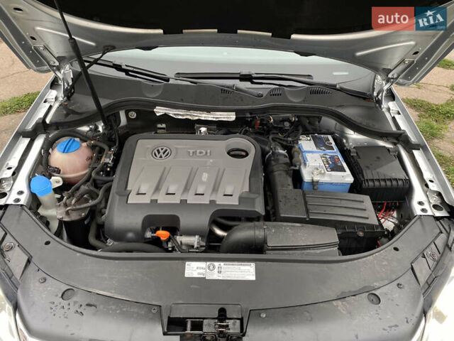 Серый Фольксваген Пассат, объемом двигателя 1.97 л и пробегом 305 тыс. км за 10600 $, фото 12 на Automoto.ua