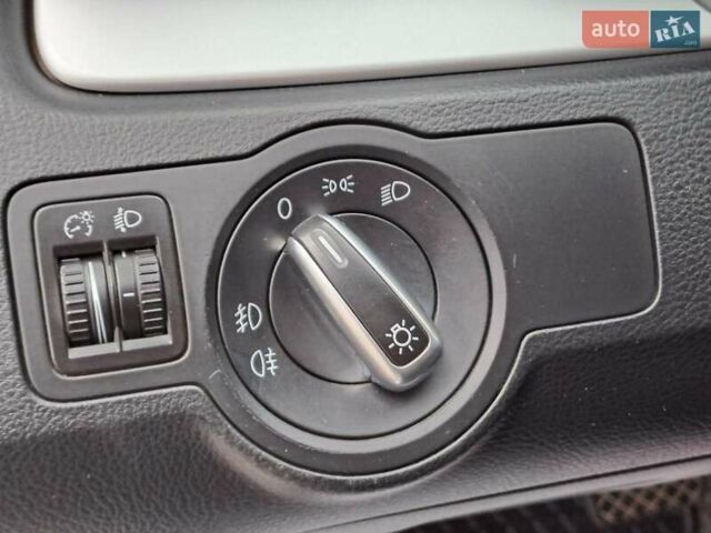 Сірий Фольксваген Пассат, об'ємом двигуна 2 л та пробігом 274 тис. км за 10440 $, фото 12 на Automoto.ua