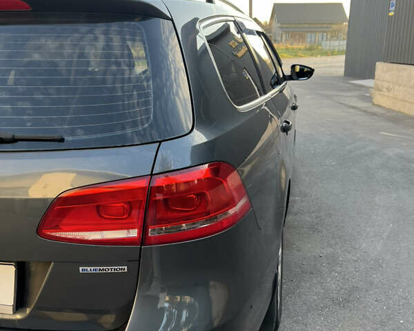 Серый Фольксваген Пассат, объемом двигателя 1.6 л и пробегом 261 тыс. км за 10200 $, фото 9 на Automoto.ua