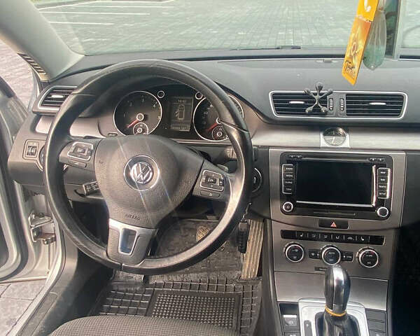 Серый Фольксваген Пассат, объемом двигателя 1.97 л и пробегом 244 тыс. км за 10300 $, фото 4 на Automoto.ua