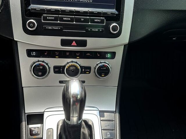 Серый Фольксваген Пассат, объемом двигателя 2 л и пробегом 272 тыс. км за 9677 $, фото 6 на Automoto.ua