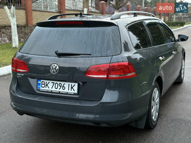 Серый Фольксваген Пассат, объемом двигателя 1.6 л и пробегом 301 тыс. км за 10200 $, фото 3 на Automoto.ua