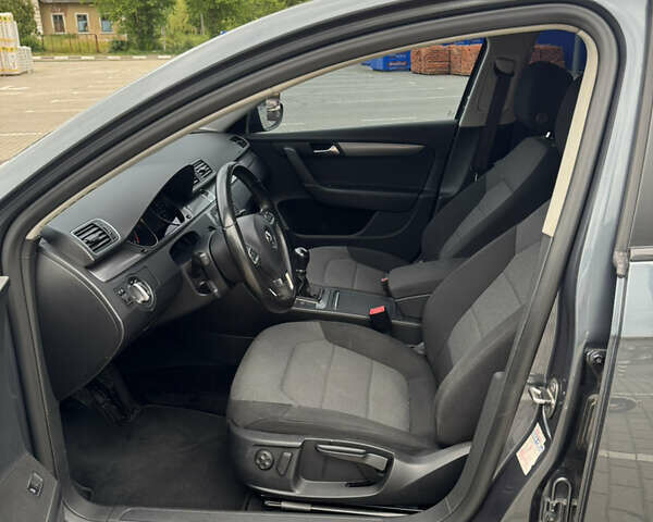 Серый Фольксваген Пассат, объемом двигателя 1.97 л и пробегом 207 тыс. км за 11500 $, фото 9 на Automoto.ua