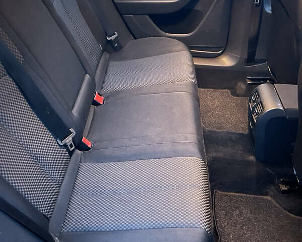 Серый Фольксваген Пассат, объемом двигателя 1.97 л и пробегом 275 тыс. км за 11200 $, фото 10 на Automoto.ua