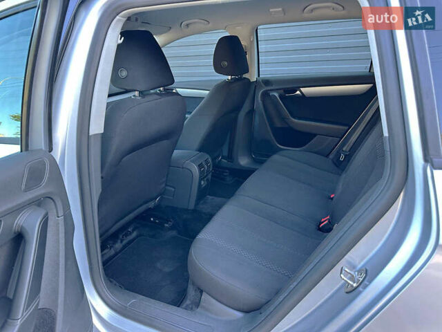 Серый Фольксваген Пассат, объемом двигателя 2 л и пробегом 241 тыс. км за 12500 $, фото 6 на Automoto.ua