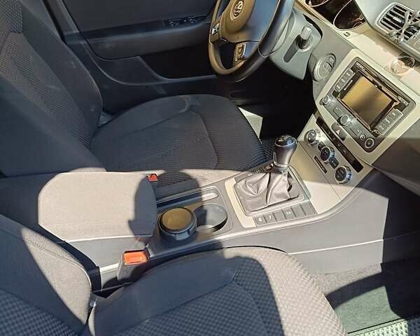 Серый Фольксваген Пассат, объемом двигателя 1.6 л и пробегом 220 тыс. км за 12800 $, фото 8 на Automoto.ua