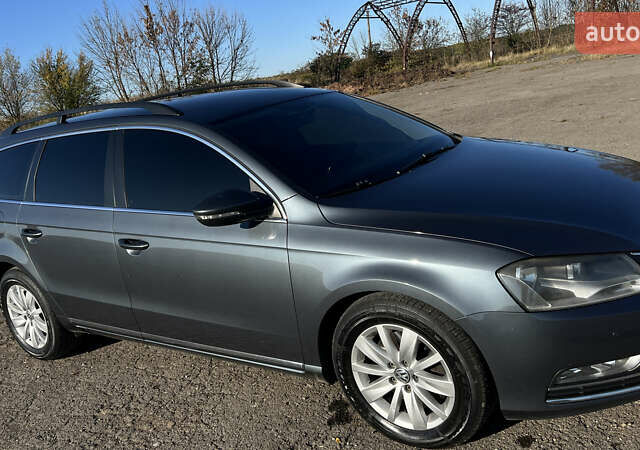 Серый Фольксваген Пассат, объемом двигателя 1.6 л и пробегом 237 тыс. км за 9900 $, фото 2 на Automoto.ua